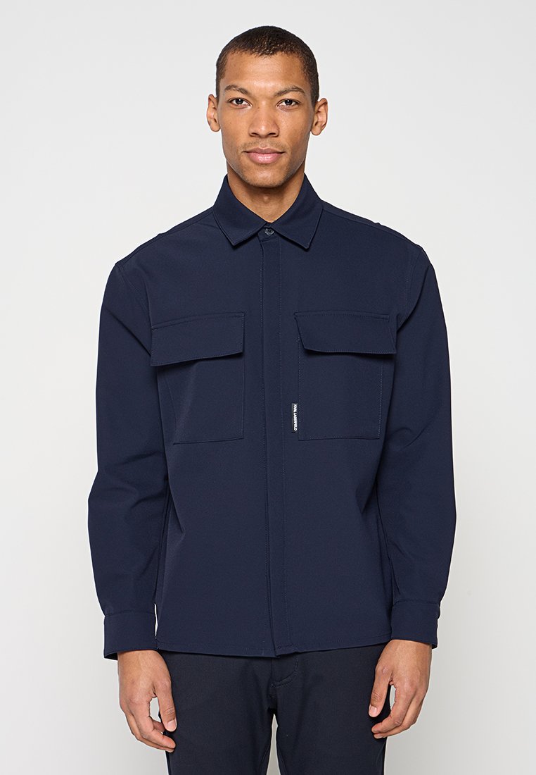 REGULAR FIT  Media 1