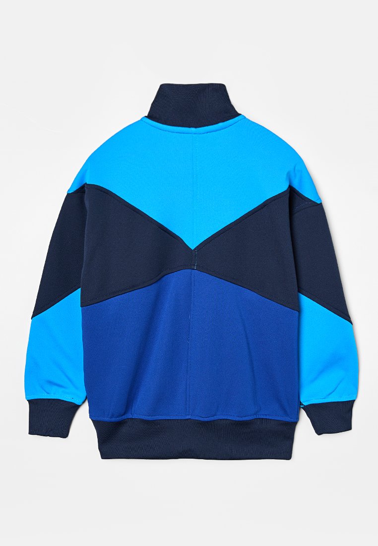 Nike Performance