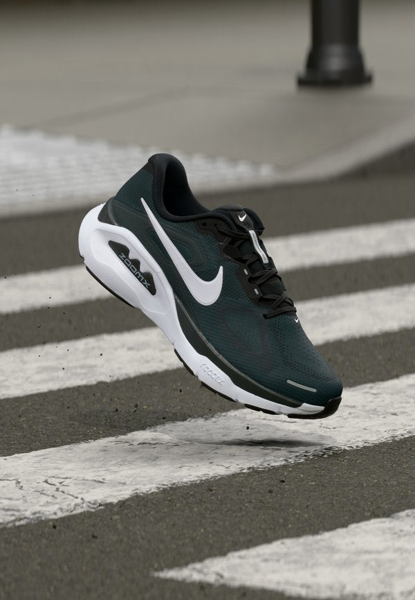 Nike Performance STRUCTURE PLUS - Road running shoes - black/white/anthracite
