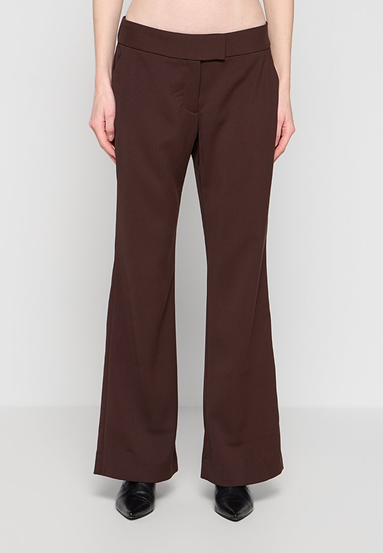 Abercrombie & Fitch SLIM FIT