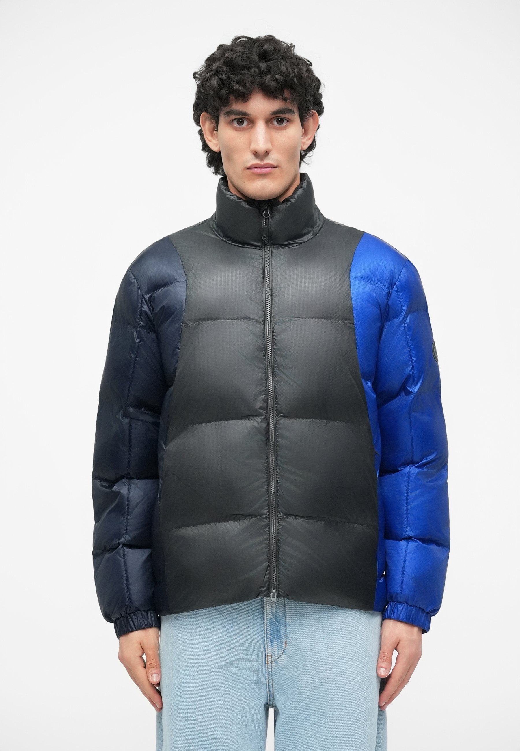 MOUNTAIN JACKET Media 3