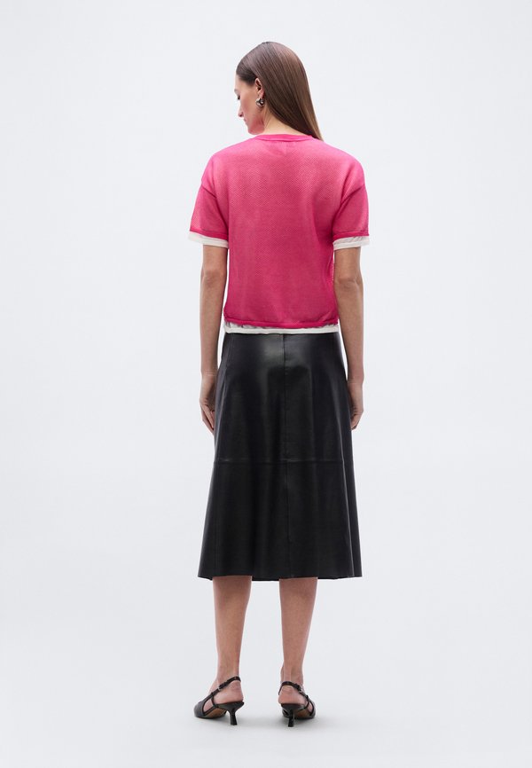 DKNY BOXY