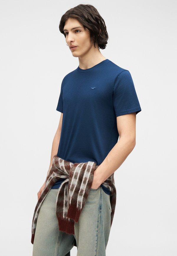 Hollister Co. BAGGY FLAP AND COIN