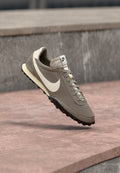 Nike Sportswear WAFFLE RACER '26 SE - Trainers - moon fossil/sail/shadow brown/coconut milk/black