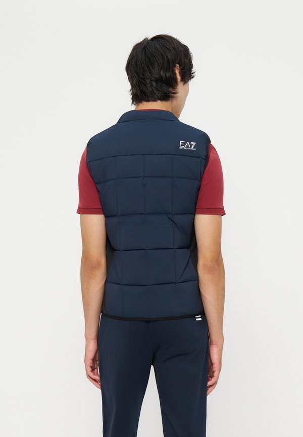 EA7 Emporio Armani