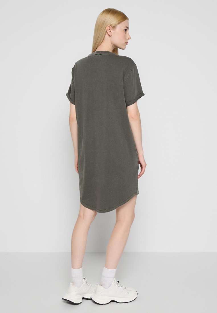 LASH FEM LOOSE DRESS Media 2