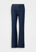 Ausgestellte blaue Denim-Jeans mit hohem Bund, die eine glatte Textur, einen Metallknopfverschluss und ein Fünf-Taschen-Design aufweisen.