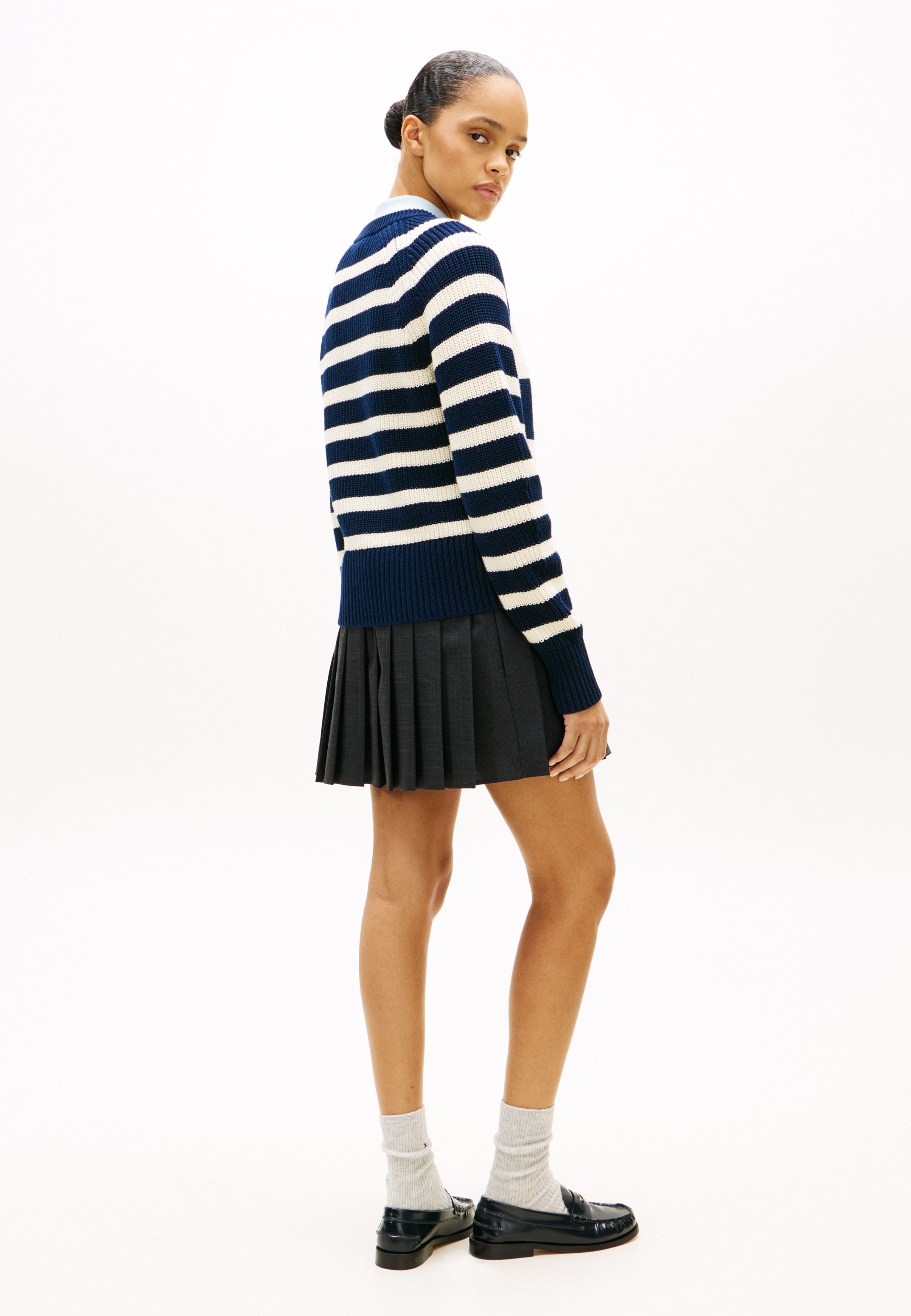GOLD-TONE BUTTON CREW NECK JUMPER Media 4