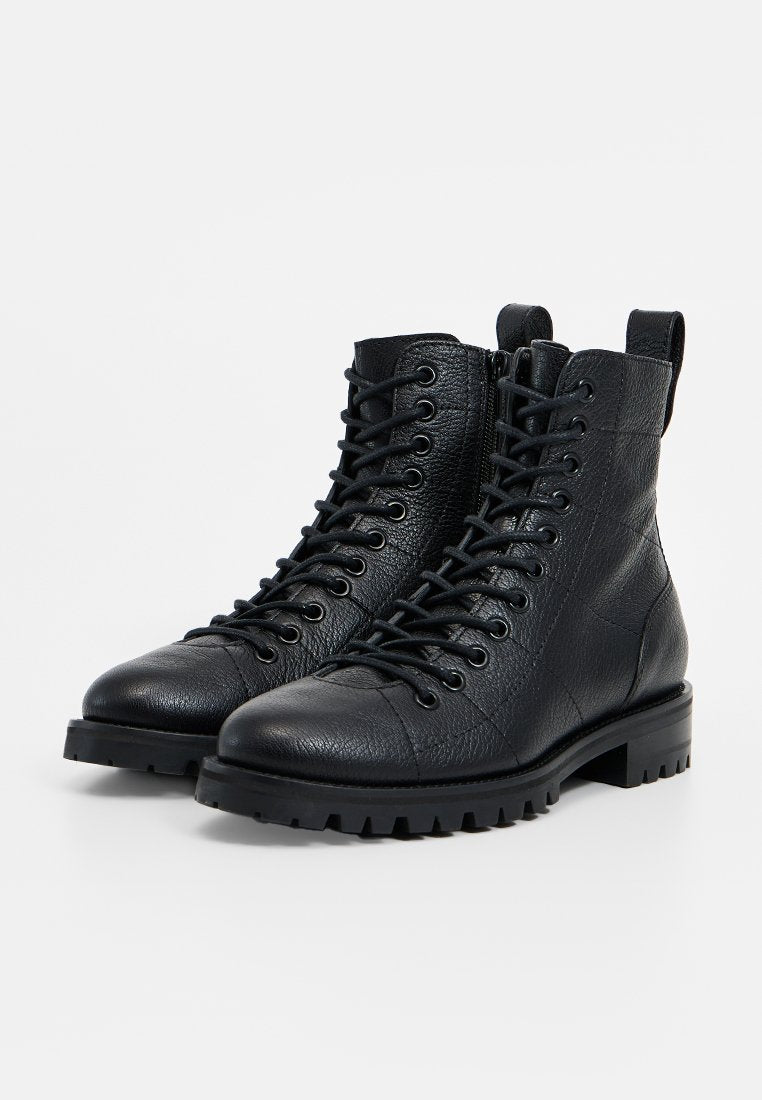 Jimmy Choo CRUZ