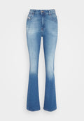 Hellblaue, ausgestellte Jeans mit hoher Taille, subtiler Ausbleichung an den Oberschenkeln, zwei Fronttaschen und einem Knopfverschluss am Bund.