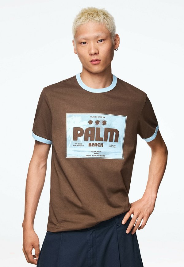 Bershka PRINTED SHORT SLEEVE - T-SHIRT - Print T-shirt - brown