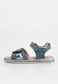 Blaue Kindersandale mit glitzerndem Riemen, verstellbaren Klettverschlüssen, gepolsterter pinkfarbener Innensohle und strukturierter Gummisohle.