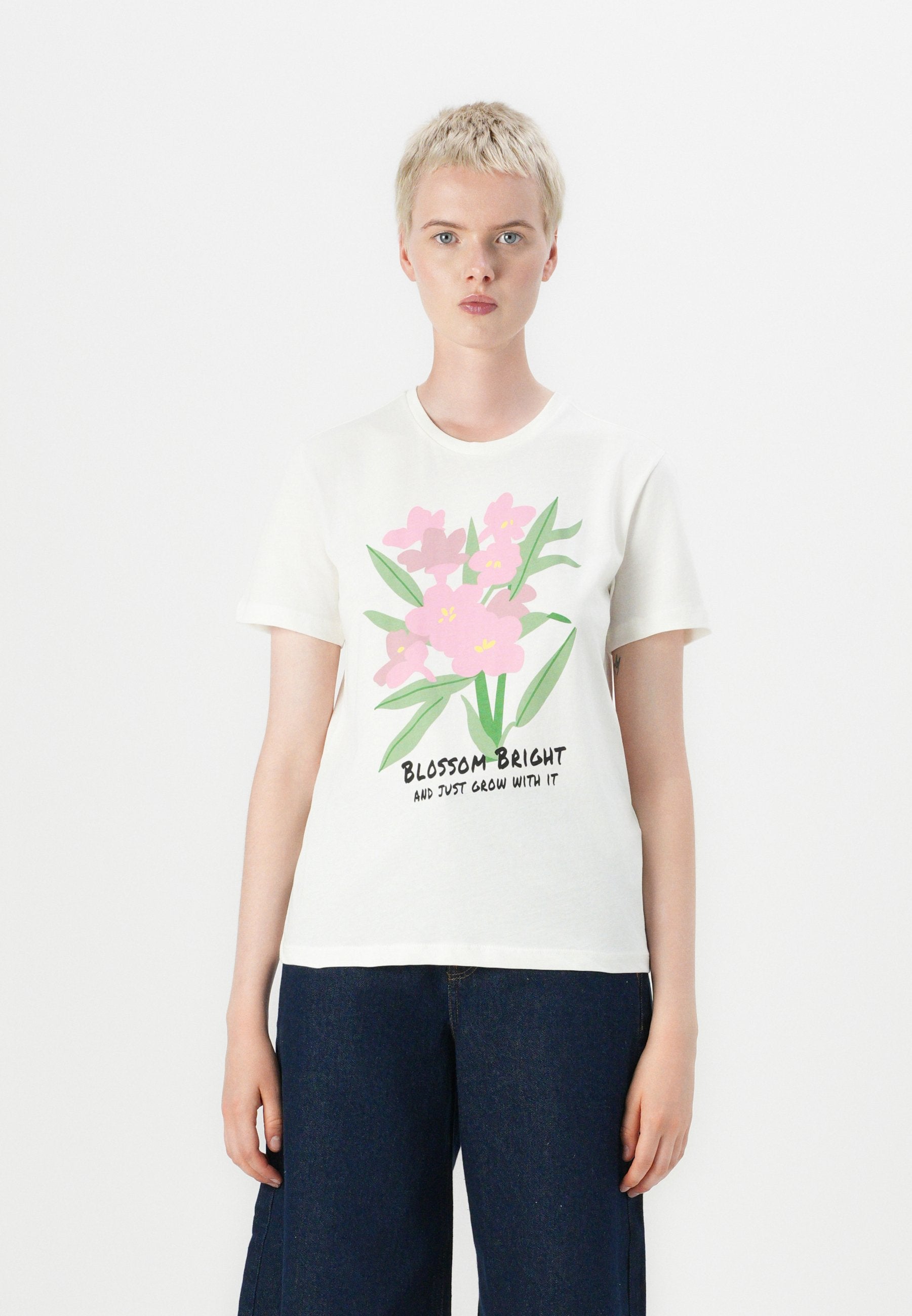 ONLY ONLKATTY TEE