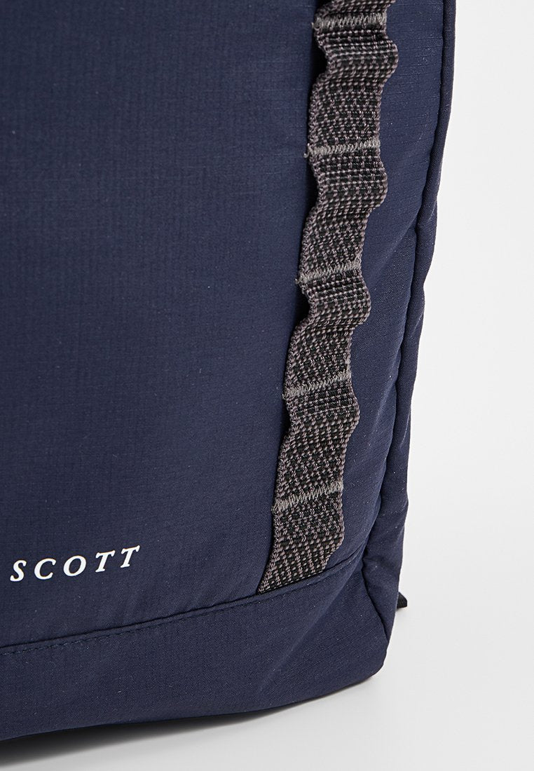 Lyle & Scott