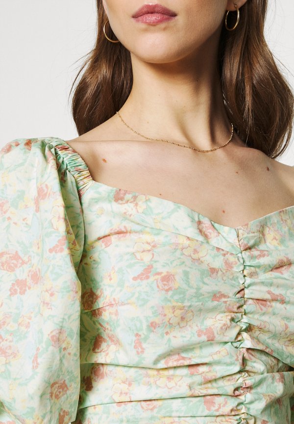 Gina Tricot BOEL ROUCHED BLOUSE
