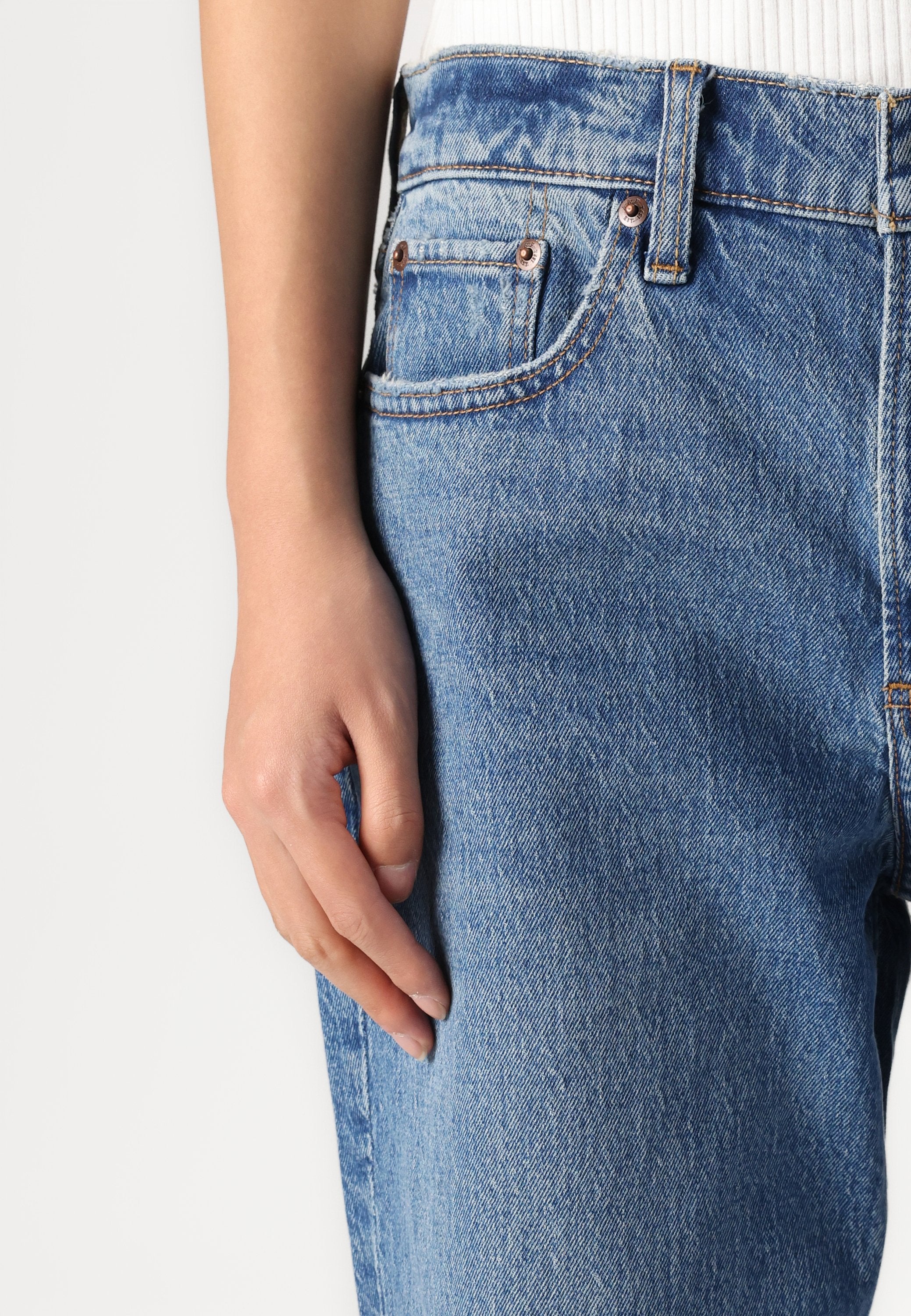 Abercrombie & Fitch Low Rise Baggy Jean