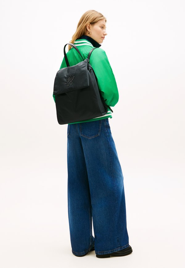 Tommy Hilfiger LOGO FLAP BACKPACK - Backpack - black