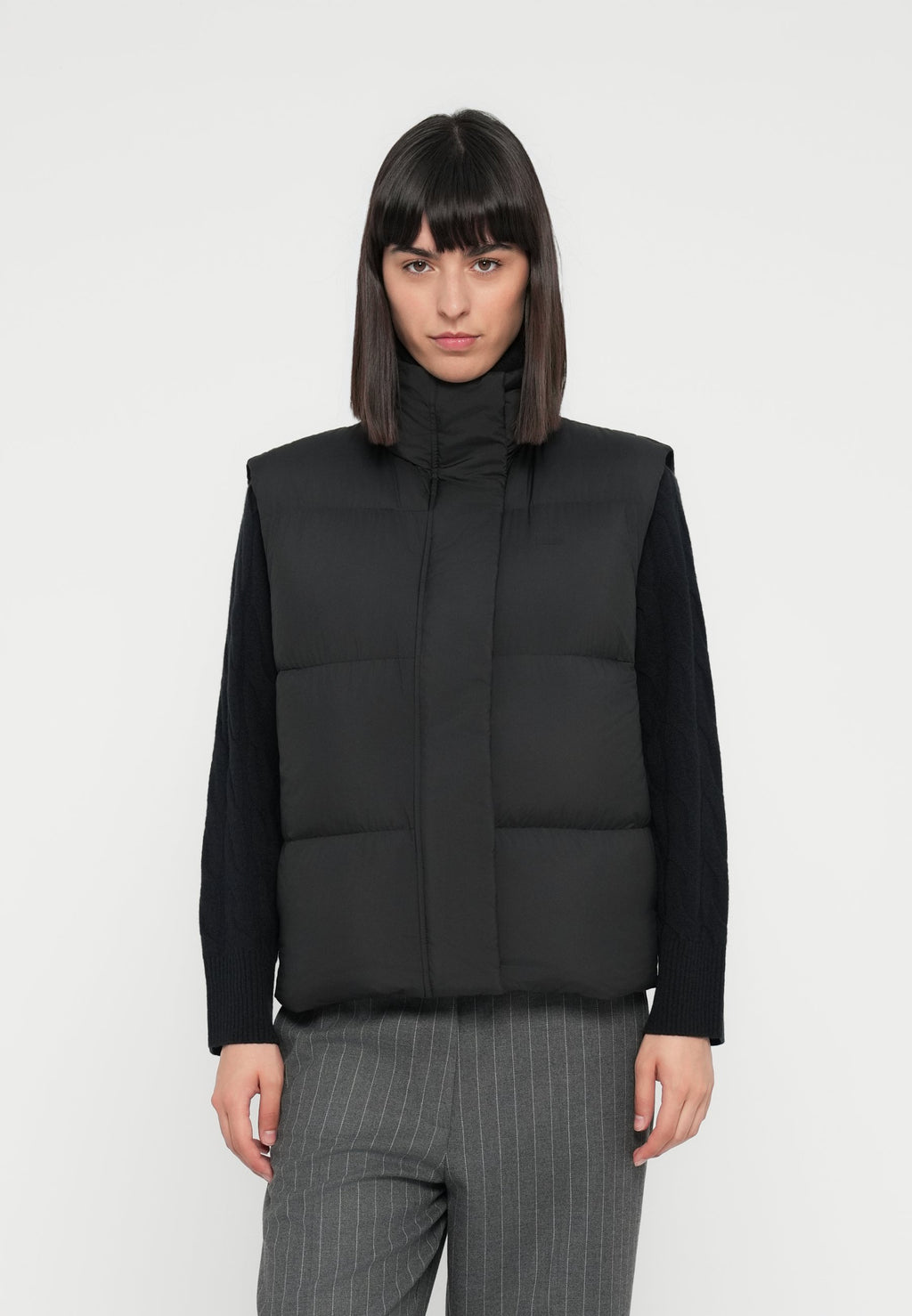 MODERN VEST Media 3