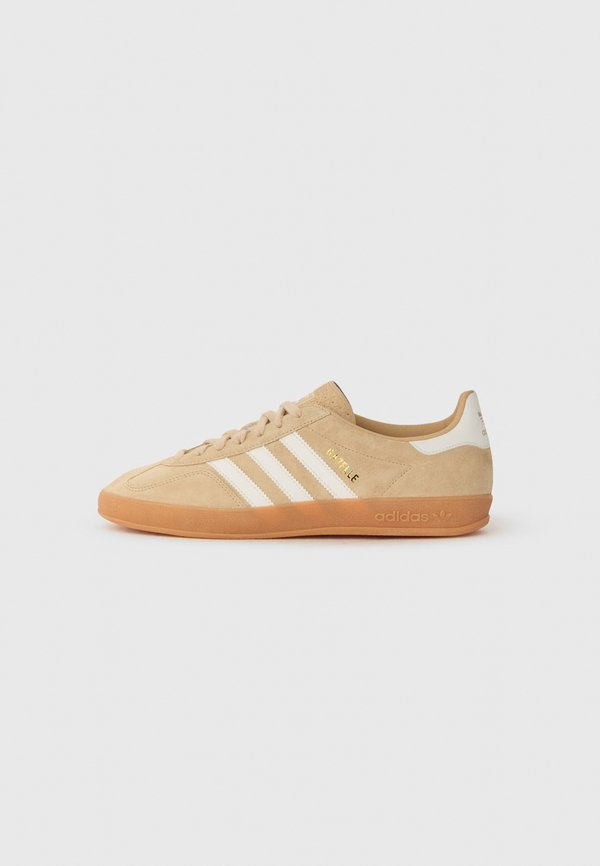 adidas Originals GAZELLE INDOOR UNISEX - Trainers - magic beige/core white/gum