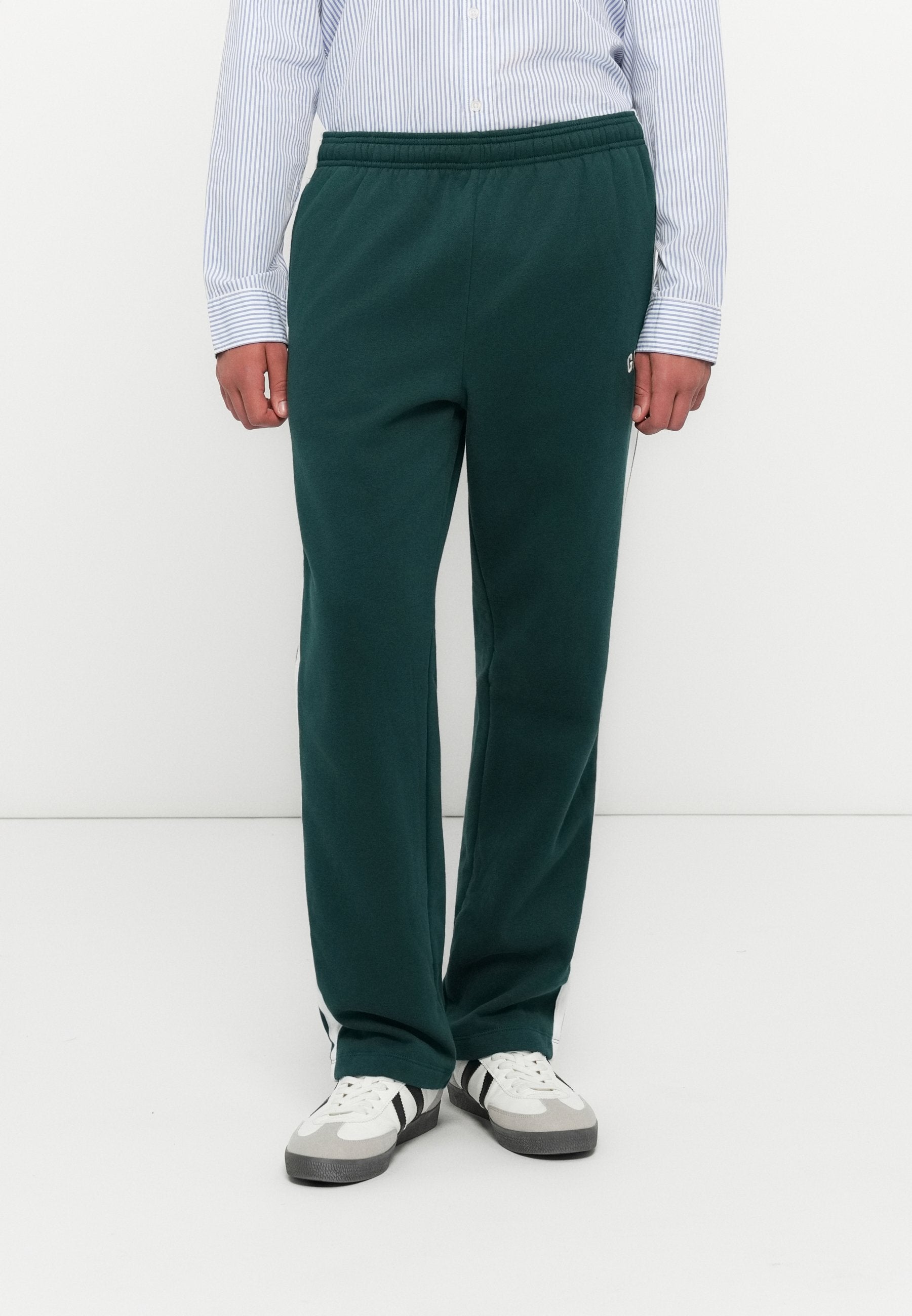 GAP LOGO TRACK PANT