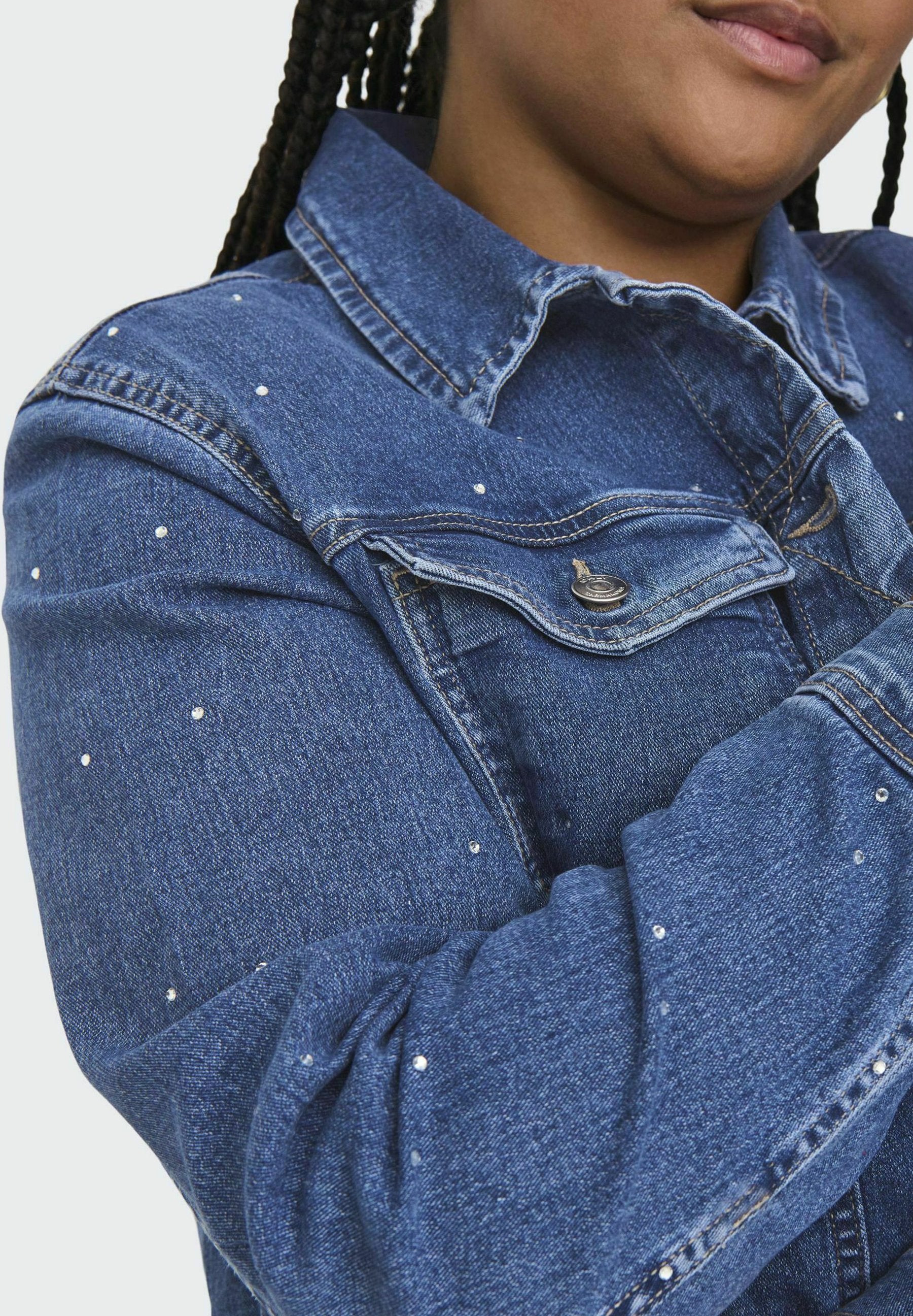 Denim CARWONDER Denim Media 6