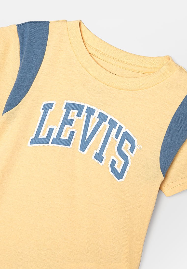Levi's®