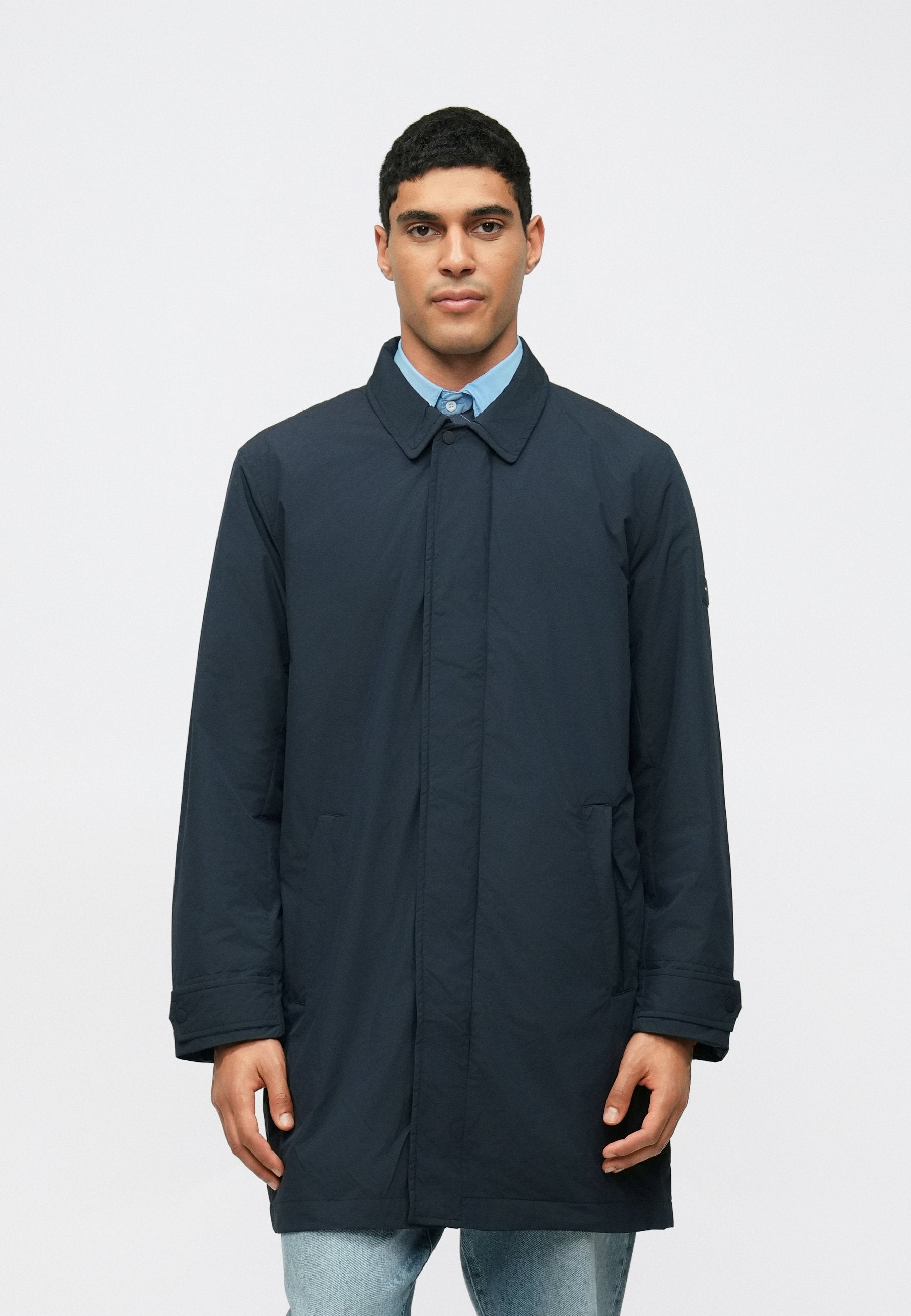 LIGHTWEIGHT PACKABLE CAR COAT Media 3