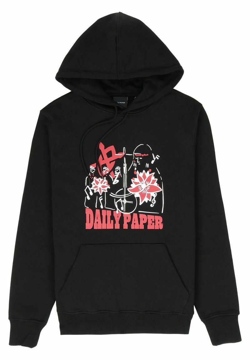 Schwarze Kapuzenjacke mit einer Fronttasche, die ein farbenfrohes Grafikdesign in Rot und Weiß zeigt, das Figuren und florale Motive beinhaltet, beschriftet mit "DAILY PAPER."
