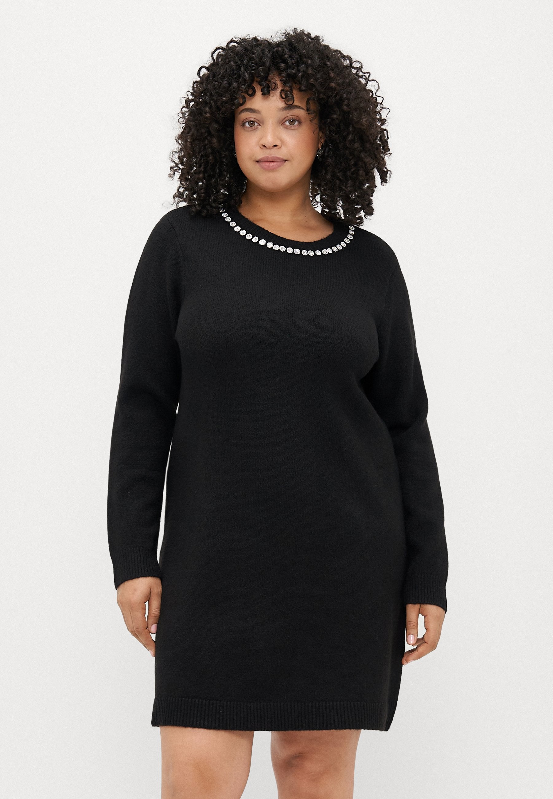 Knitted CARABBY Short Media 3