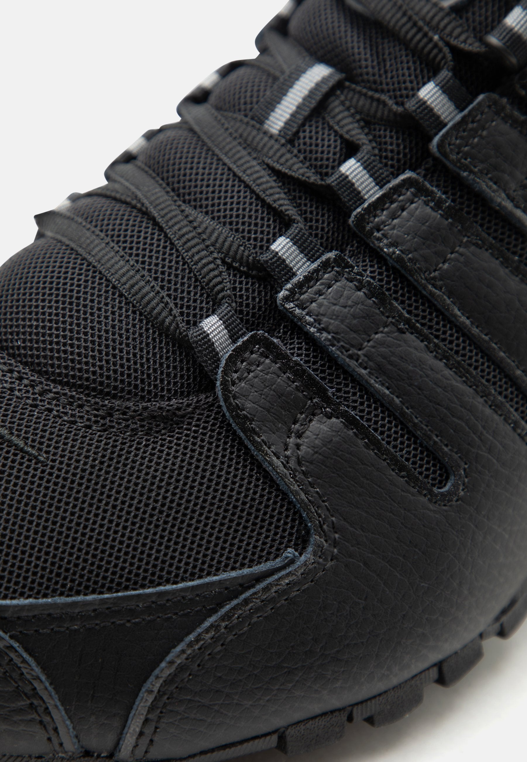 Nike Sportswear SHOX NZ