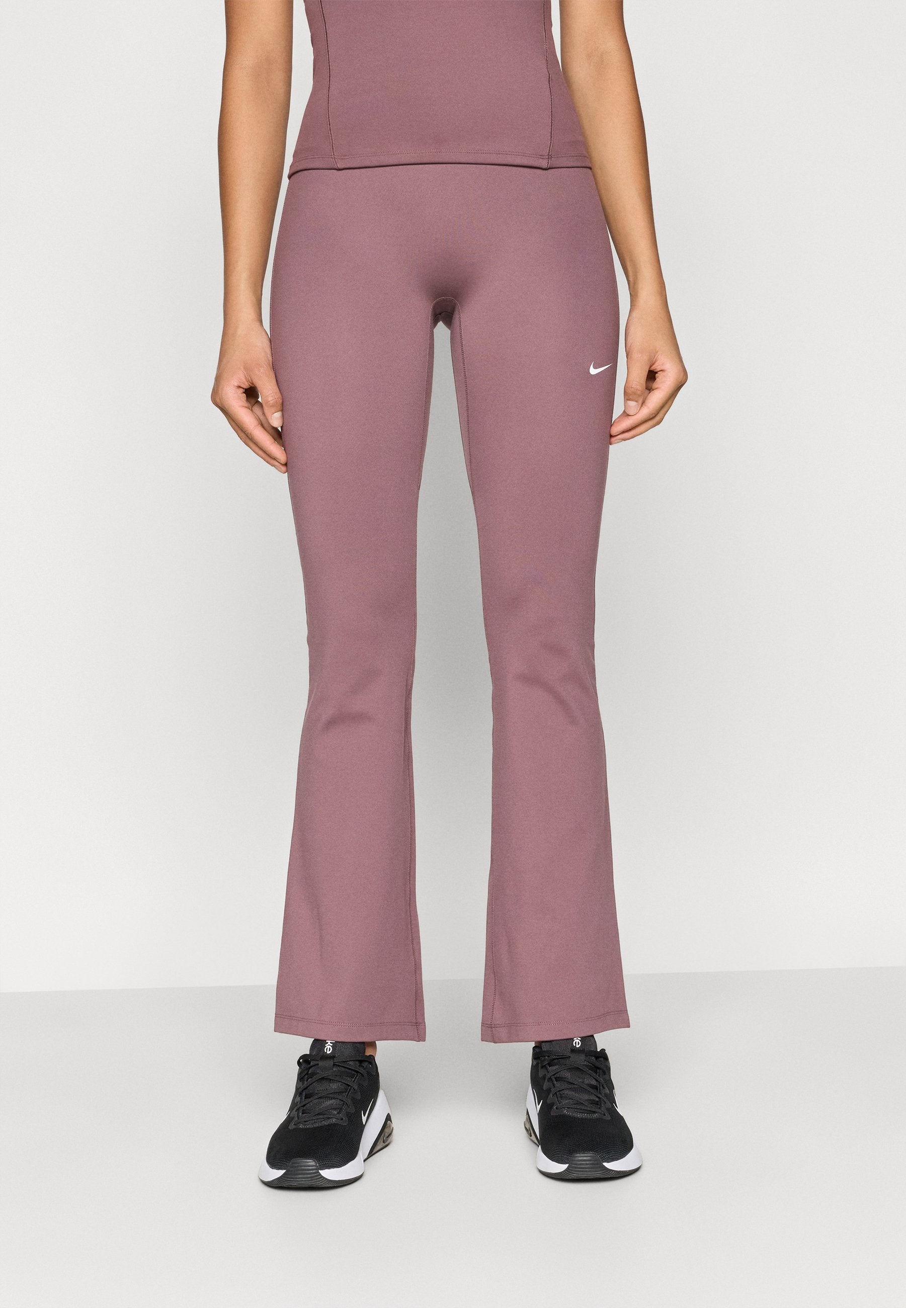 Nike Performance ONE