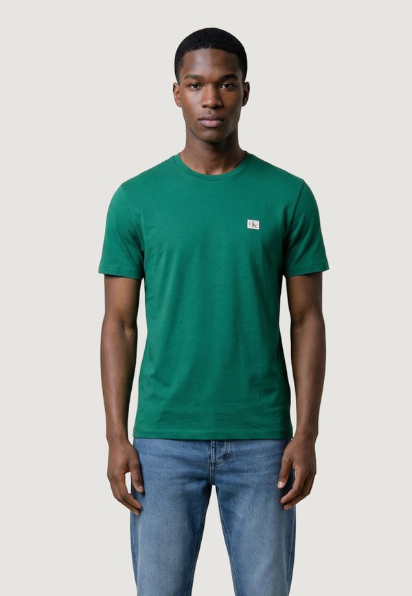 Calvin Klein Jeans SS BADGE - Basic T-shirt - green
