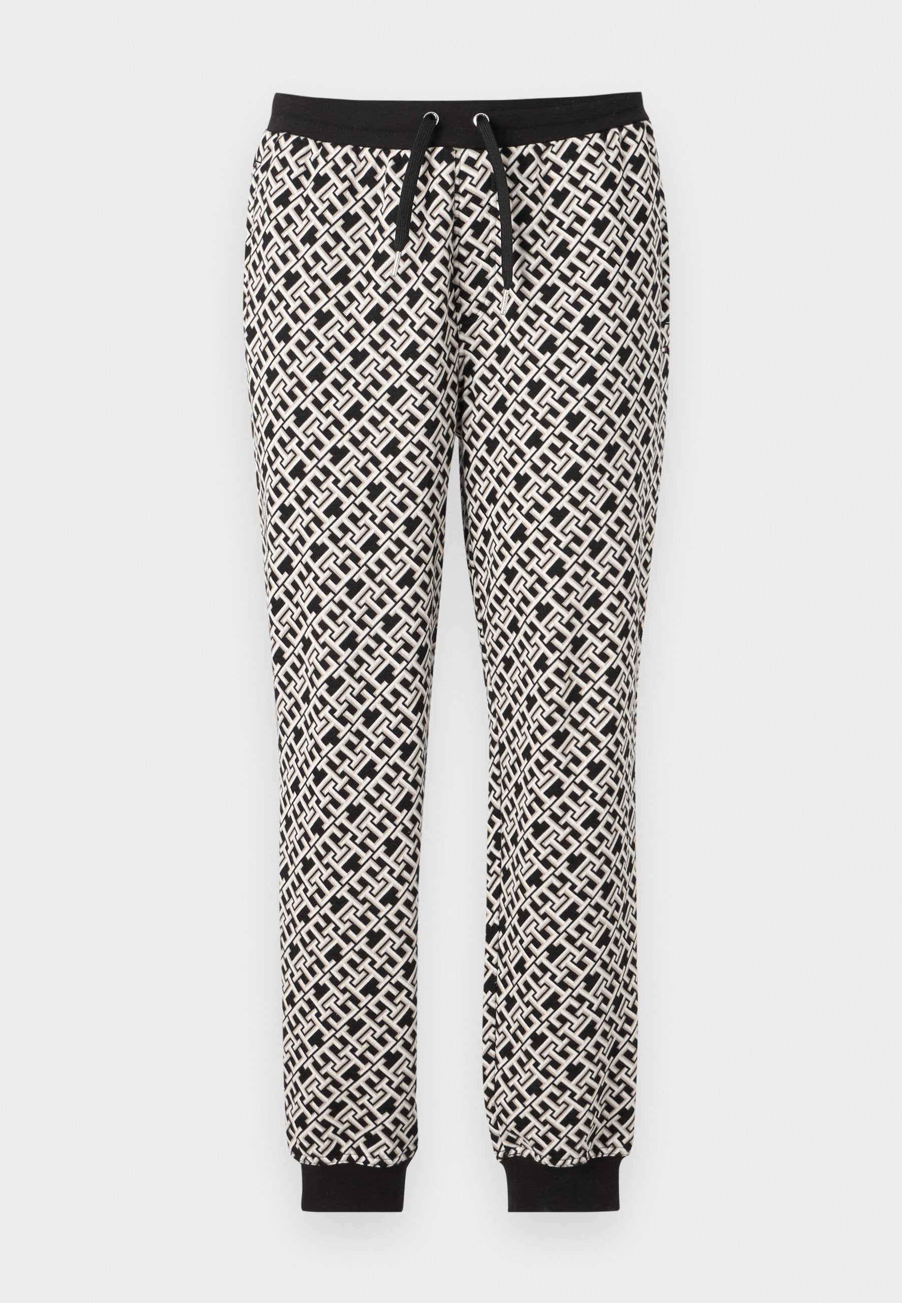 MONOGRAM UNISEX Media 1