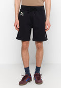 Schwarze Sweatshorts mit Kordelzug am Bund, umgeschlagenen Säumen und einem gestickten Design mit einem Hirsch und Laub auf der Vorderseite.