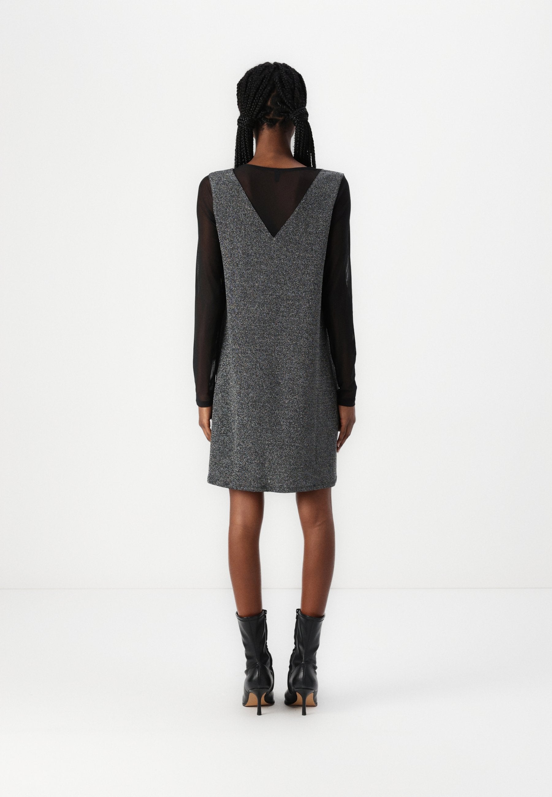 ONLQUEEN  V NECK DRESS  Media 4