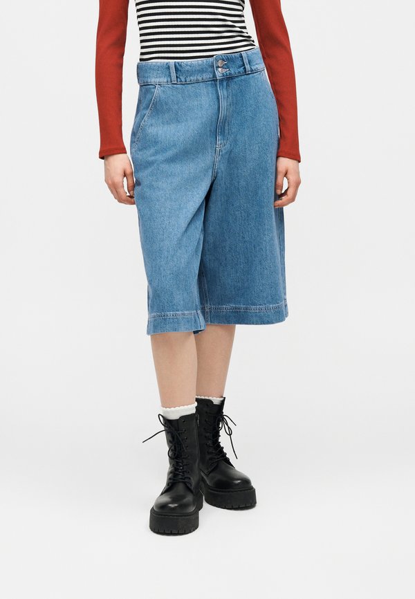 ONLY Denim ONLDAVINA Mid waist Regular Fit - Denim shorts - medium blue denim