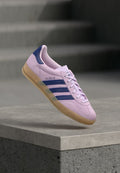 adidas Originals GAZELLE INDOOR - Trainers - ice lavender/victory blue