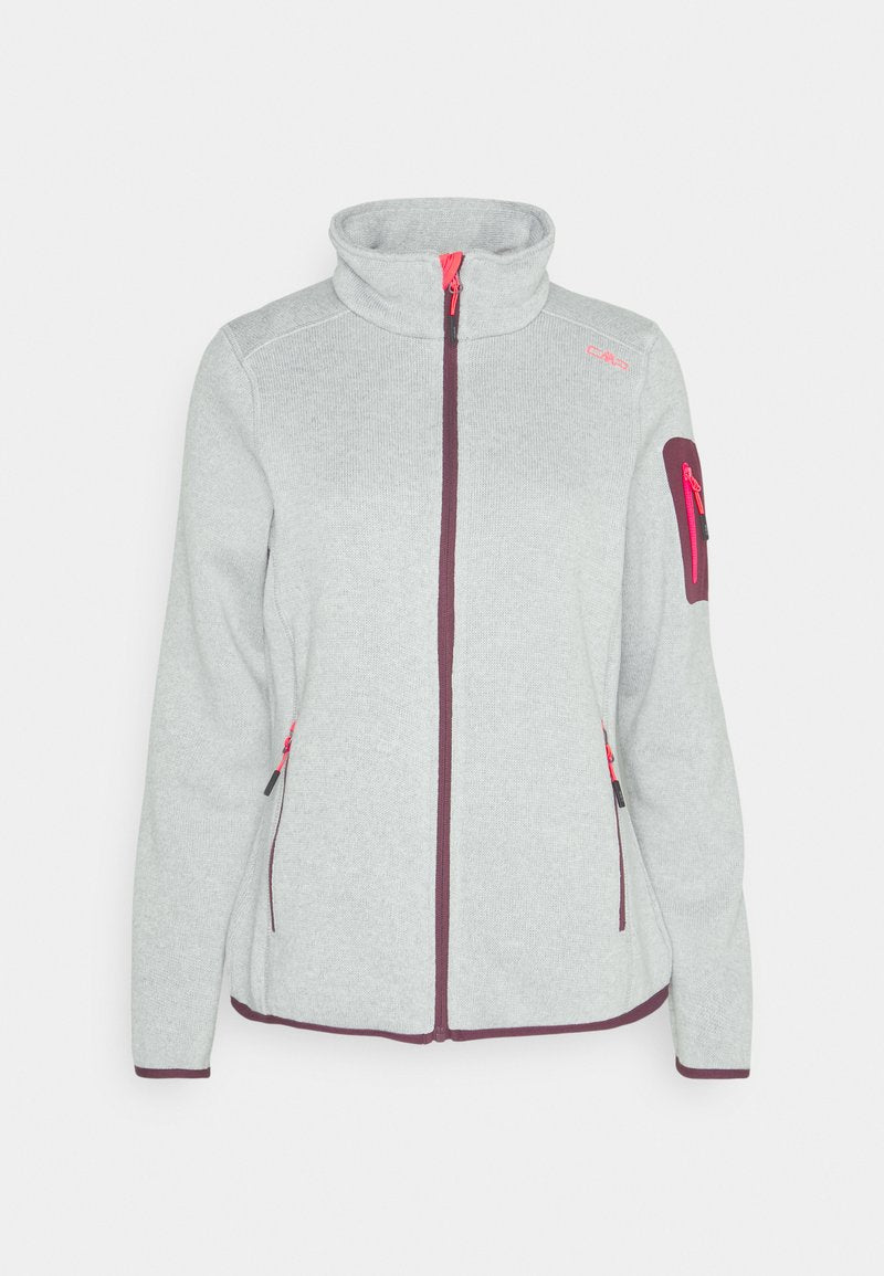 Graue Fleecejacke mit hohem Kragen, kontrastierenden rosa Reißverschlüssen und zwei Seitentaschen. Besitzt eine Armtasche mit einem Reißverschluss.