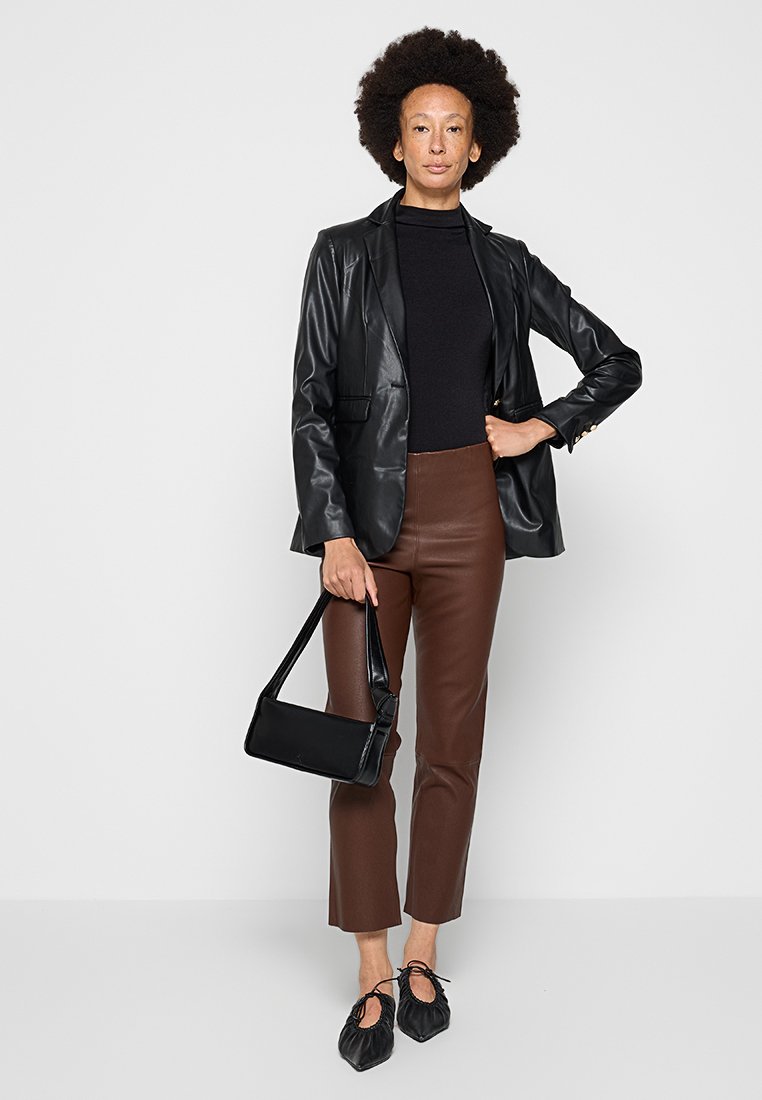 By Malene Birger FLORENTINA