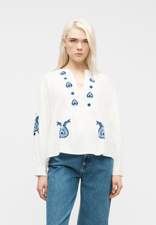 ONLY ONLMOON - Blouse - cloud dancer/blue