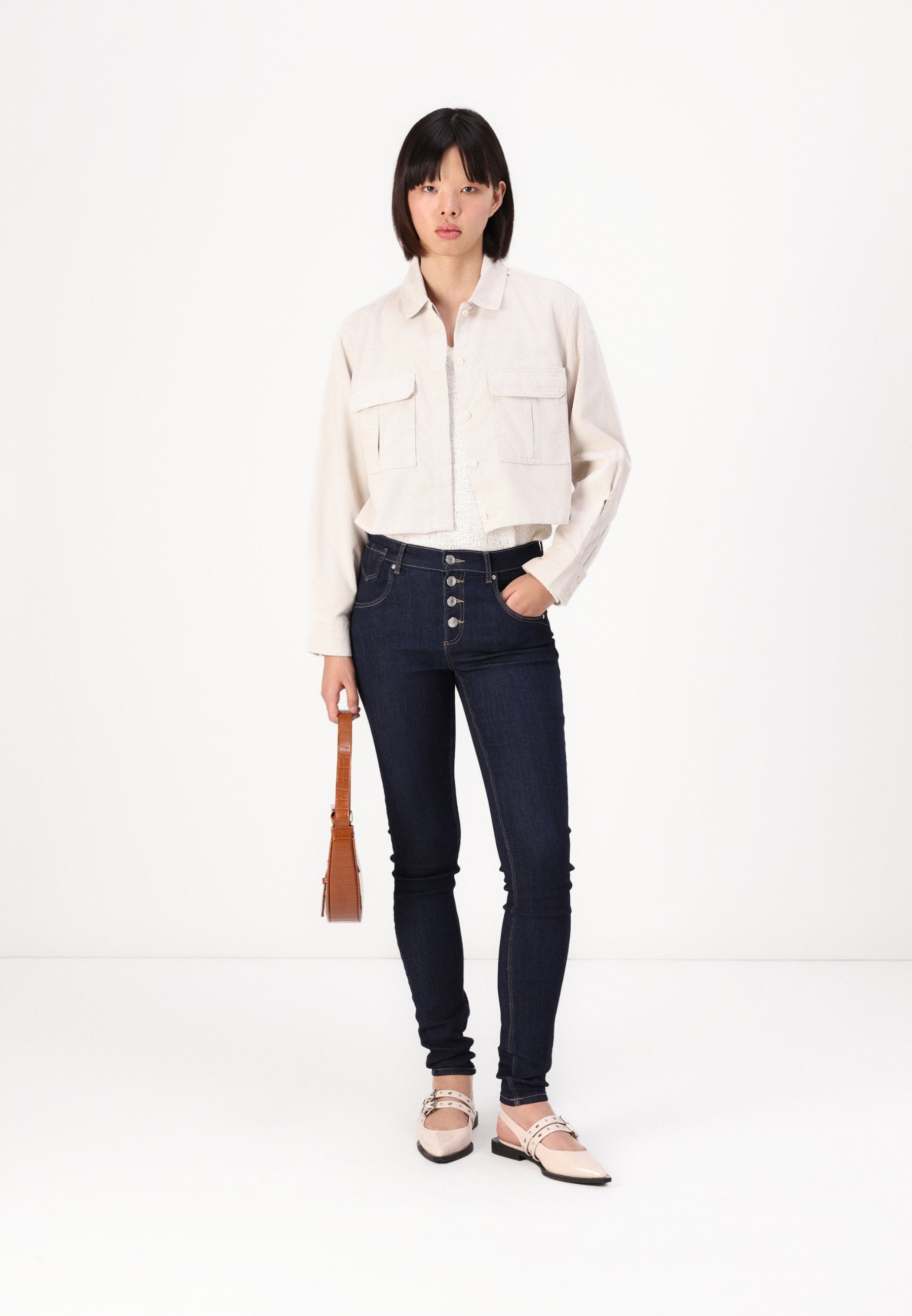 ONLMARIKE SHORT SHIRT Media 2