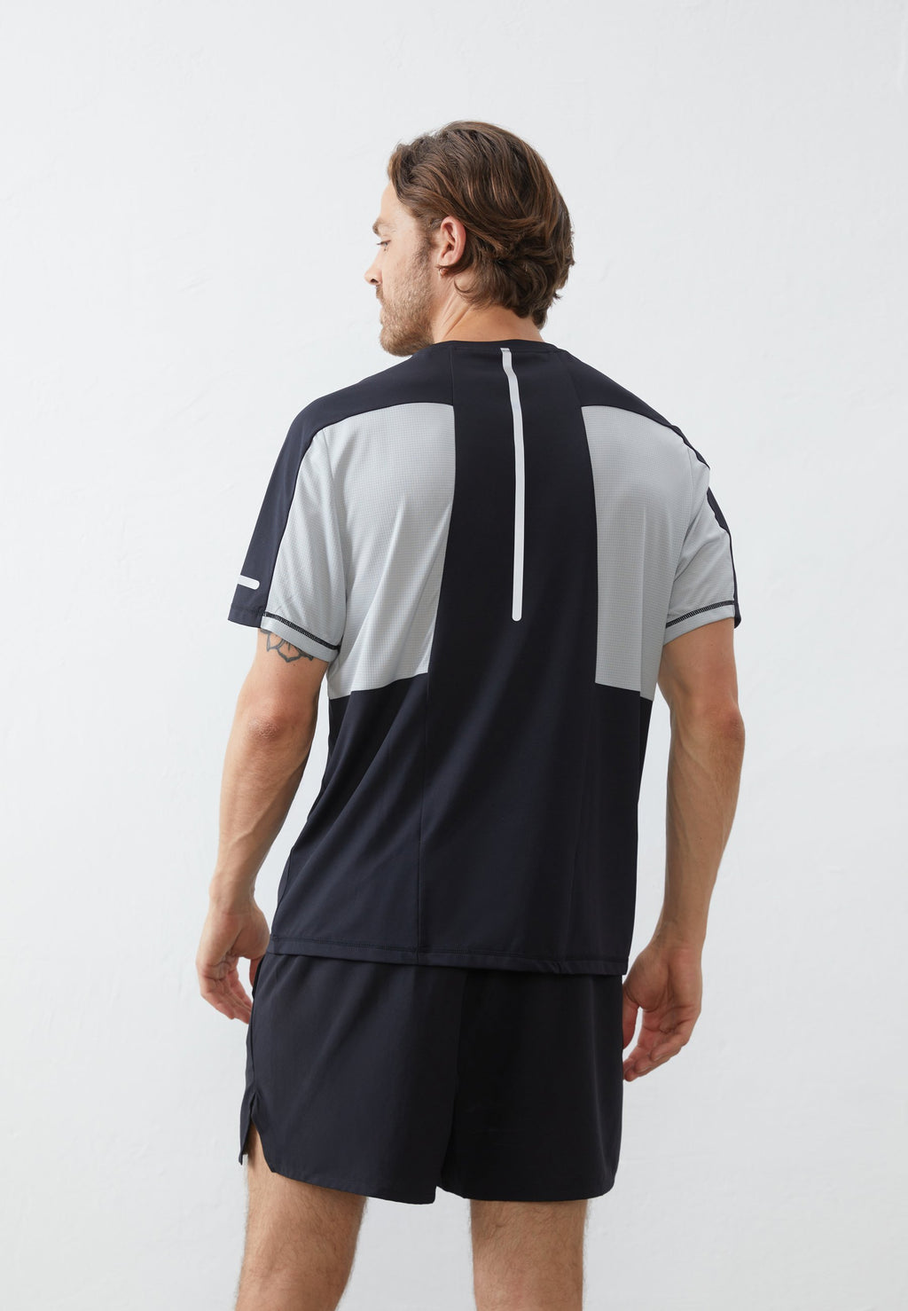 Pier One Sport QUICK DRY SHORT SLEEVE T-SHIRT WITH REFLECTIVE STRIP