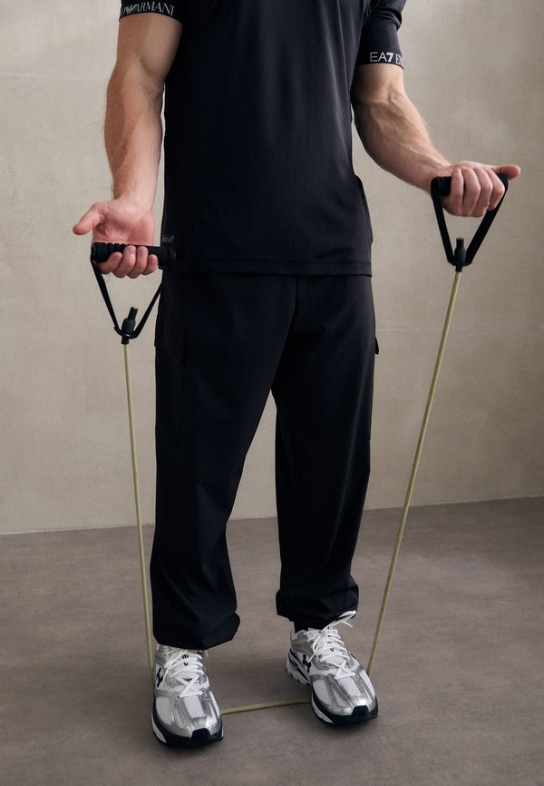 EA7 Emporio Armani VENTUS7 CARGO PANTALONI