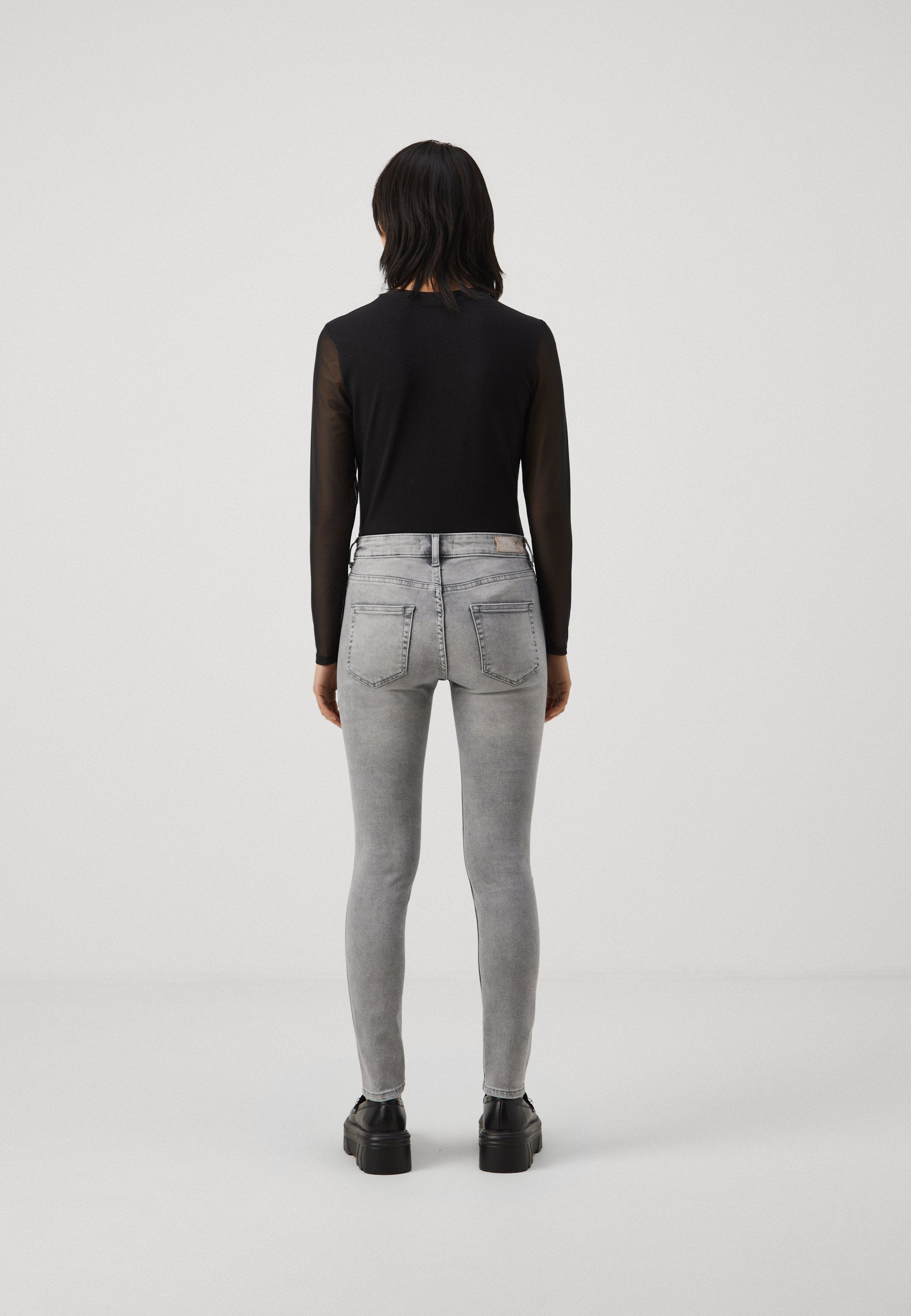 ONLBLUSH MID WAIST VIS Media 4