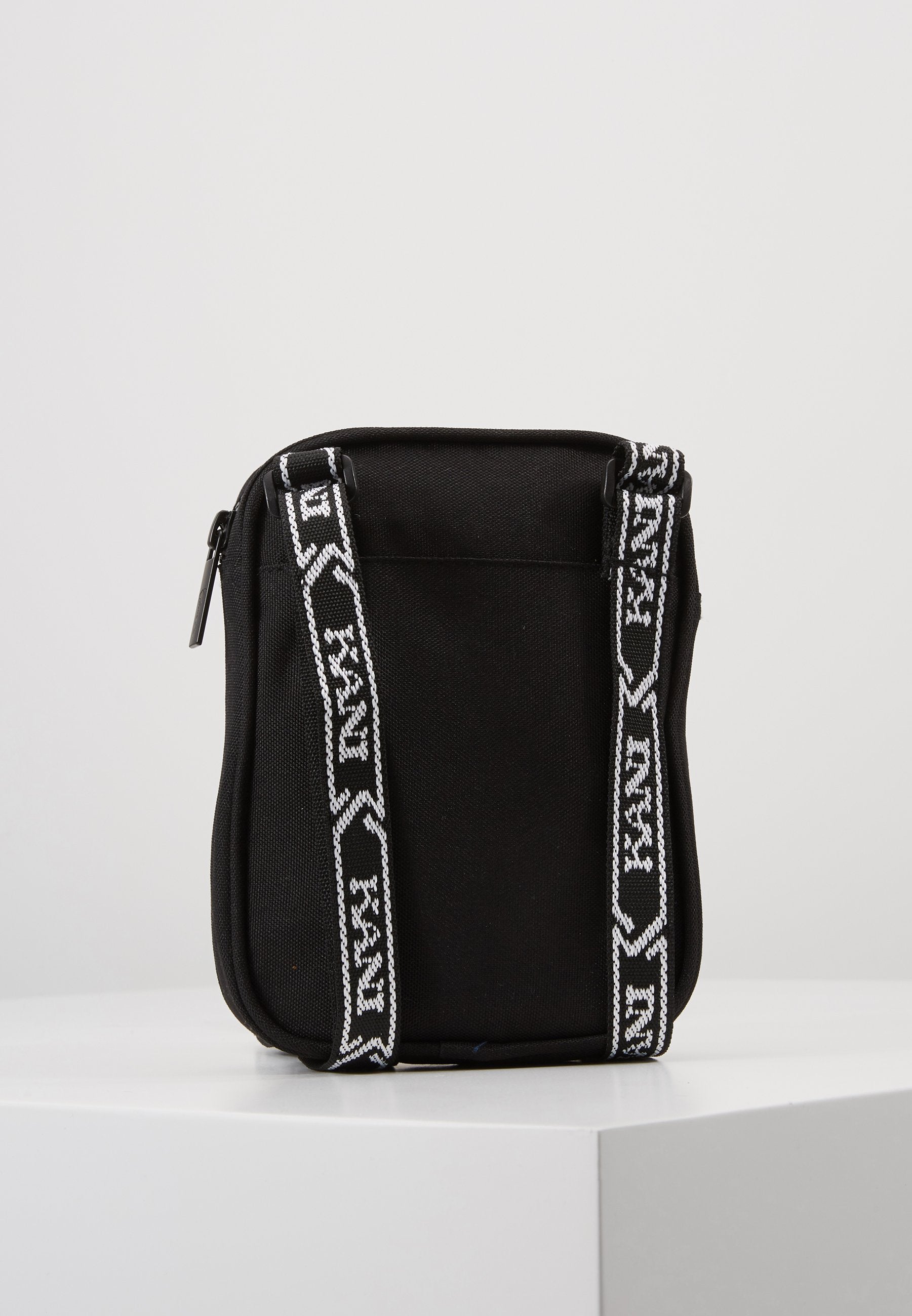 Karl Kani SIGNATURE TAPE MESSENGER BAG