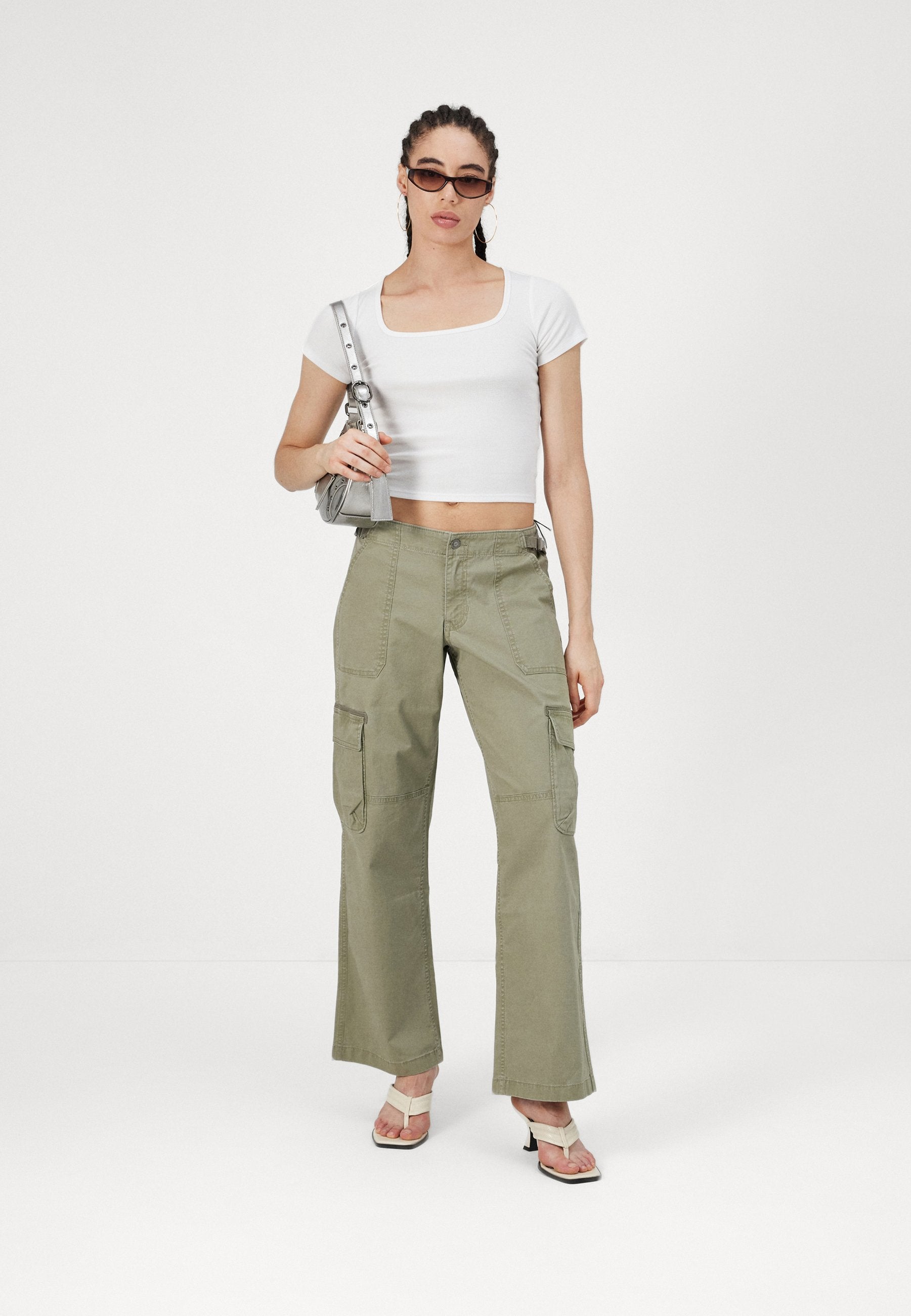 Hollister Co. BAGGY CARGO