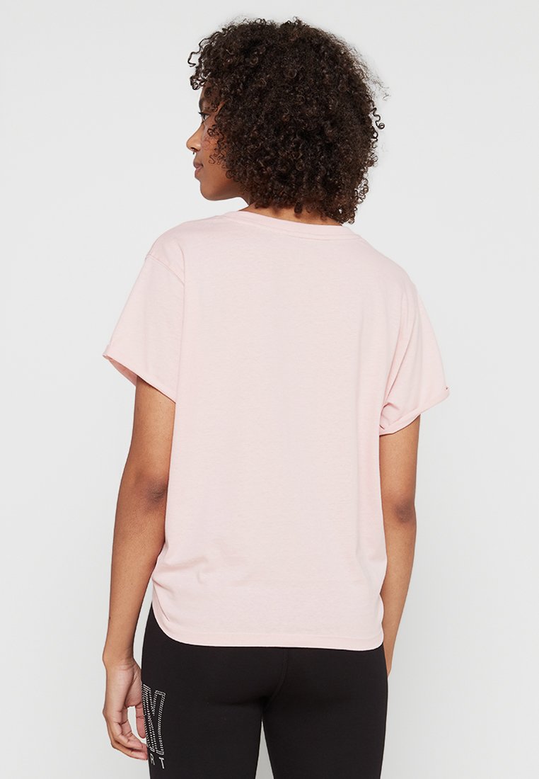 DKNY Sport