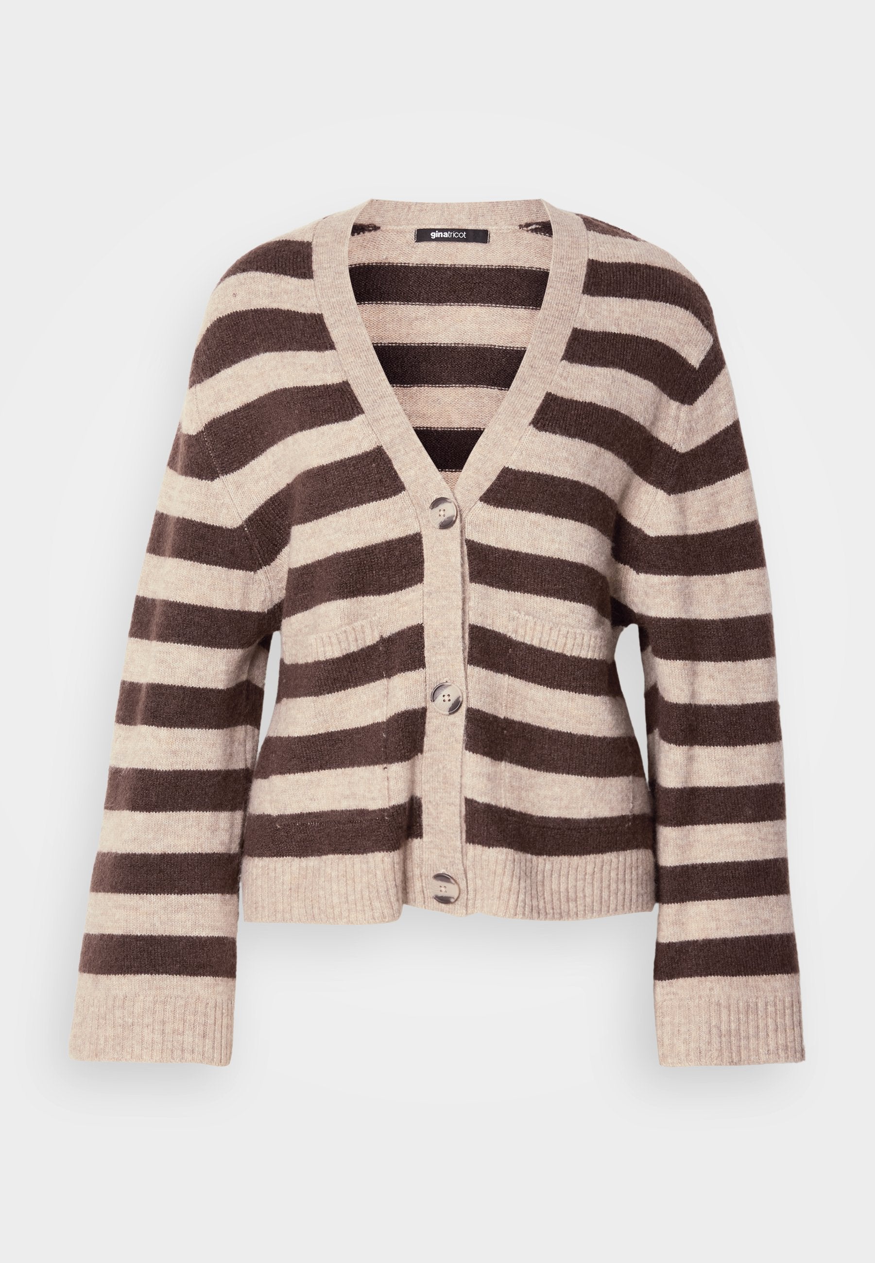Gestreifter Cardigan in Braun und Beige mit V-Ausschnitt, langen Ärmeln, Knopfverschluss sowie gerippten Bündchen und Saum. Aus weichem Strickmaterial.