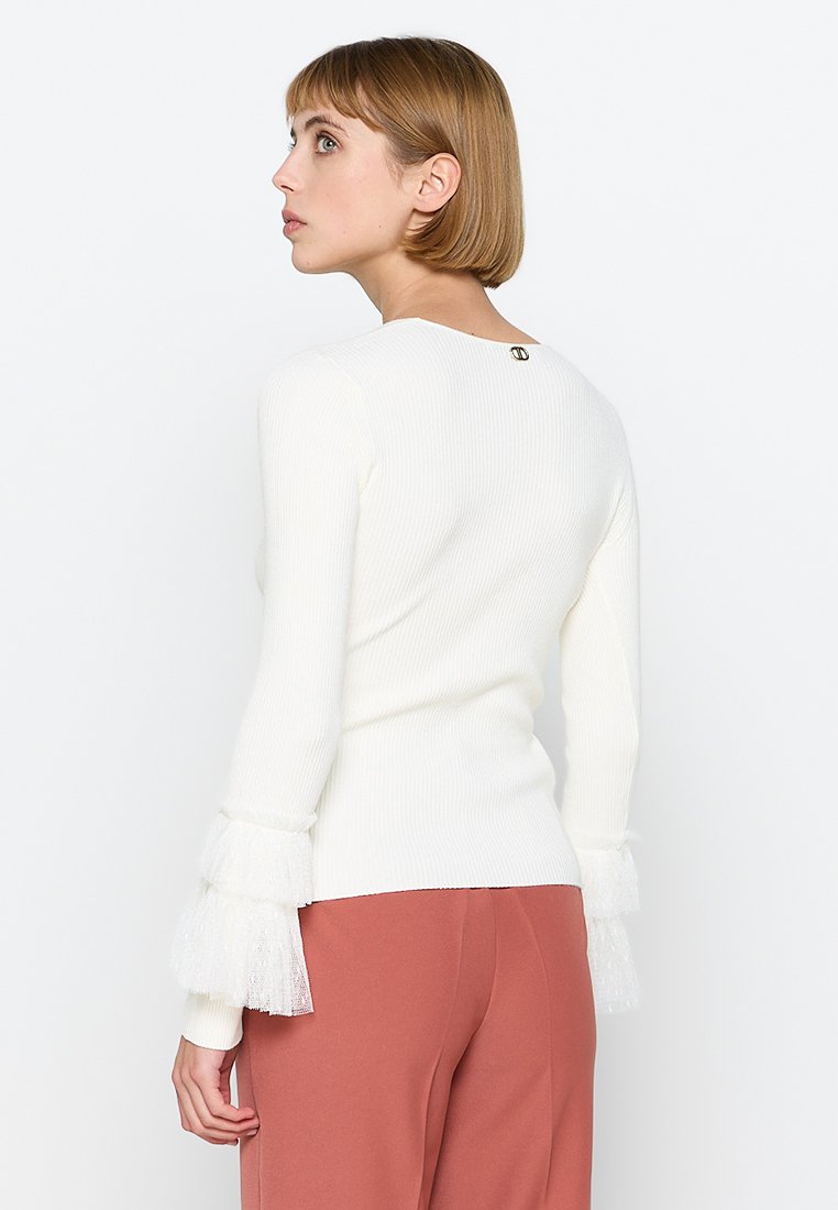 TWINSET