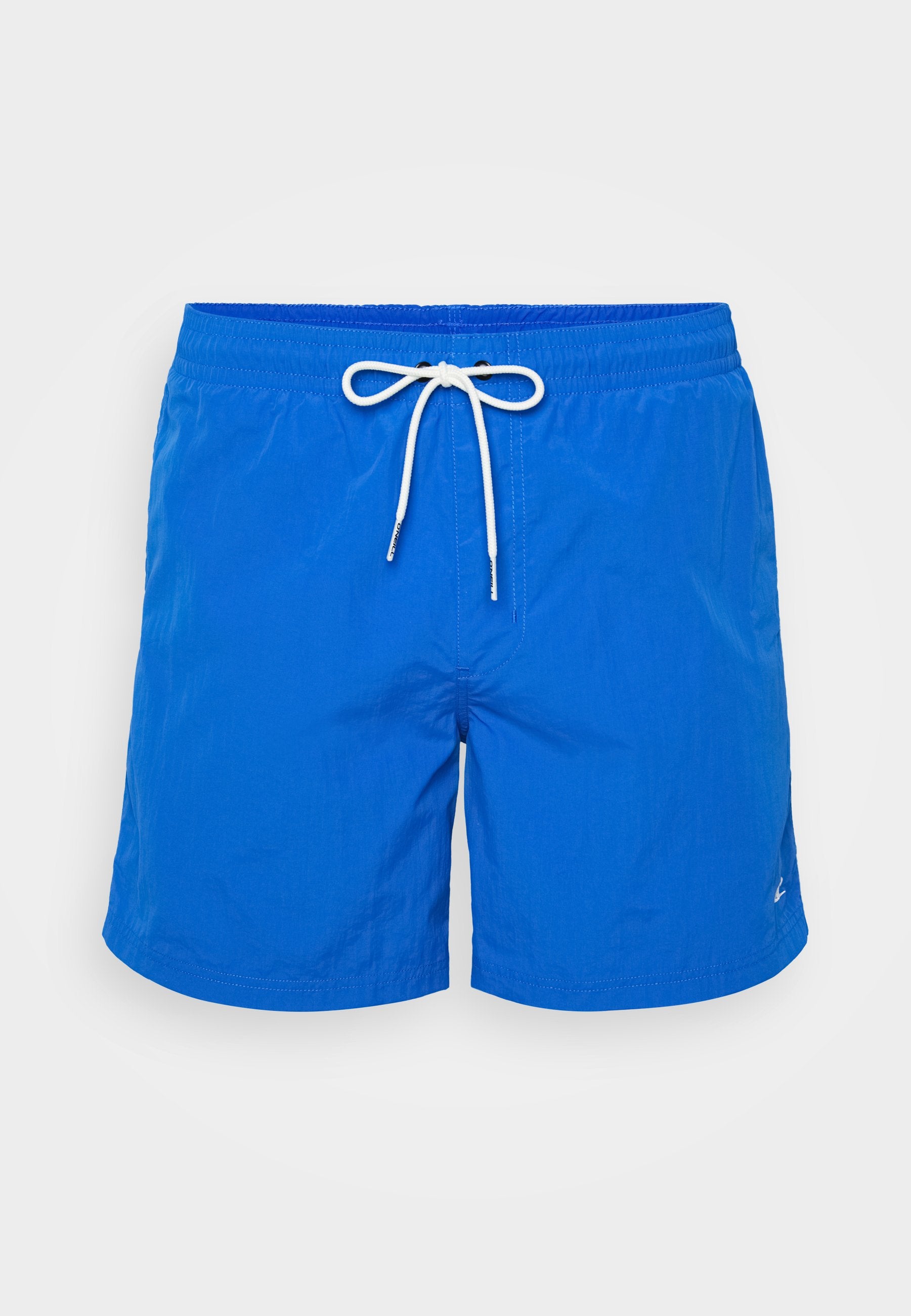 Blaue Badeshorts aus leichtem Material, mit einem elastischen Bund und weißem Kordelzug sowie einem kleinen Logodetail.